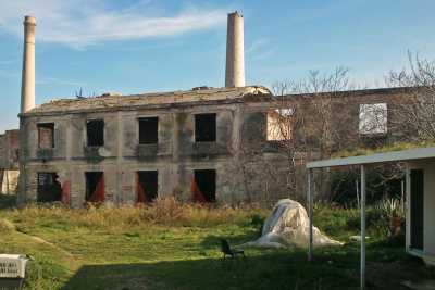 Industrie, ospedali, caserme: la mappa dei 189 edifici abbandonati a Bari