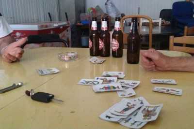 Viaggio nei ''circoli'' di Bari, l� dove impera il ''gioco della birra''