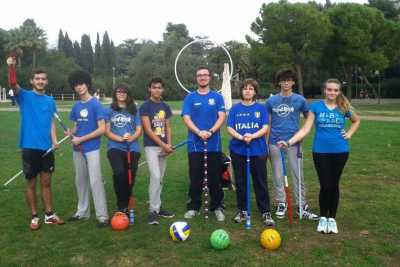 Harry Potter a Bari: a cavallo di scope magiche c'� il ''quidditch babbano''