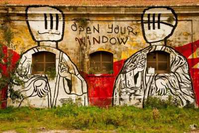 Bari e la street art: tra mille colori, provocazione e illegalit�. Foto