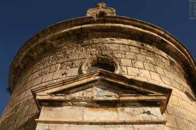 Mola, riapre per due giorni la rara chiesa circolare: la nostra visita in anteprima