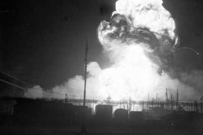 Bari bombardata: dopo pi� di 70 anni pubblicate le incredibili foto dell'attacco al porto