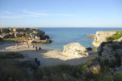 Piccole, nascoste e paradisiache: le calette sabbiose di Monopoli Sud
