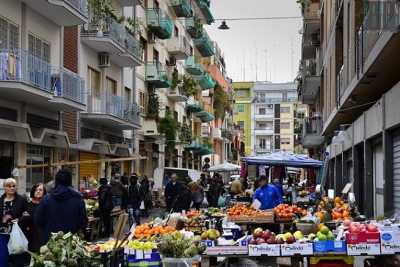 Bari, la vecchia San Pasquale: tra strette strade, palazzi colorati e cinema abbandonati