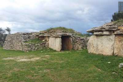 I millenari e solitari dolmen baresi: un pezzo di Storia abbandonato in campagna