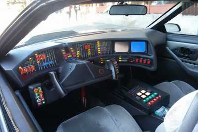 "Kitt portami a casa": due pugliesi riproducono l'auto parlante di Supercar