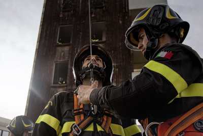 Pericolo, azione, soccorso: visita ai vigili del fuoco del comando provinciale di Bari