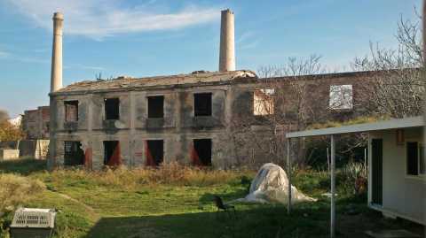 Industrie, ospedali, caserme: la mappa dei 189 edifici abbandonati a Bari