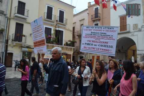 No a una nuova Punta Perotti: il corteo contro la saracinesca nel porto