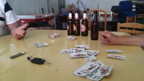 Viaggio nei ''circoli'' di Bari, l� dove impera il ''gioco della birra''
