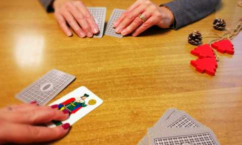 Natale in arrivo: quali sono i giochi di carte pi amati in famiglia?