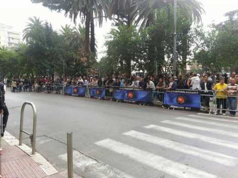 Bari, in migliaia in fila per le selezioni del Grande Fratello: le foto