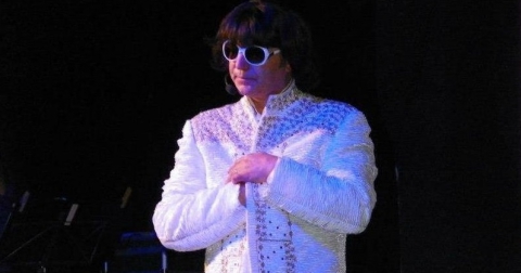 Il mondo delle tribute band: �Copiamo alla perfezione i cantanti famosi�