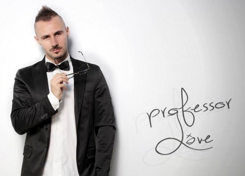 ''Thono'': �Canto di Maria, la mia vicina che urla tutto il santo giorno�