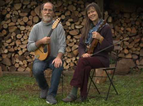 Bari, concerto di musica irlandese del Duo Lautari al Joy's