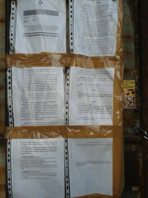 Caserma Rossani, per il Comune � pericolante: fine dell'occupazione?