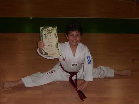 Il barese Davide, a 8 anni cintura nera di taekwondo: è il record italiano