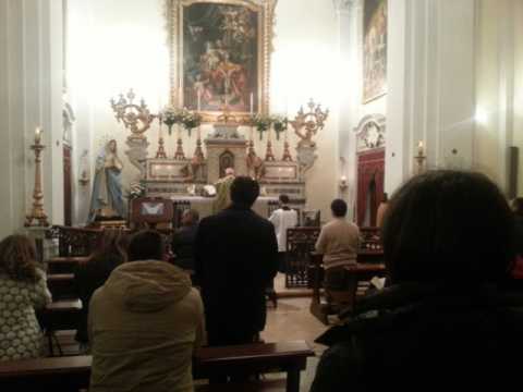 Bari, nella chiesa di San Giuseppe la messa è in latino: «Avvicina a Dio»