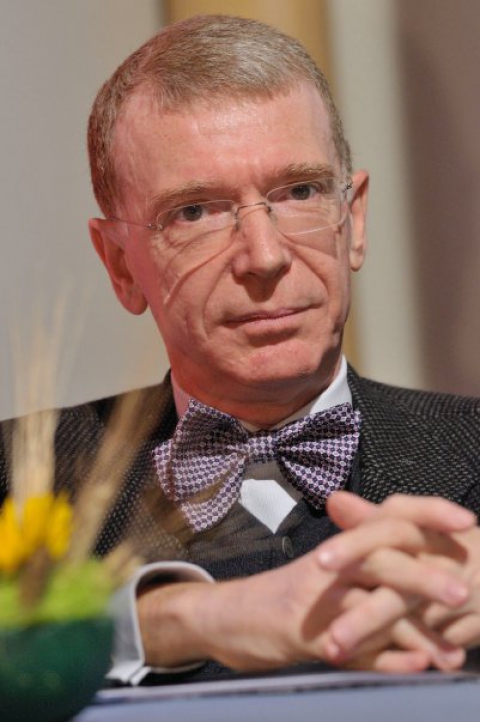 ''Testo'' di Vendola adottato dall'Università: la difesa del professore accusato