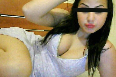 A 13 anni nude su Facebook sognando Belen: sono le ''lolite'' del web