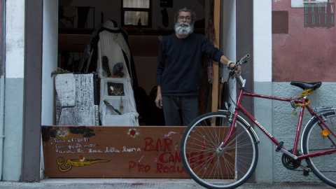 Bari, la storia di Paolo e del ''Bar candela'': ritrovo di tossici, matti e vagabondi