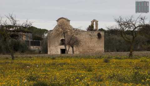 Bari, la vilipesa Madonna delle Grazie: antica e affrescata chiesetta rurale