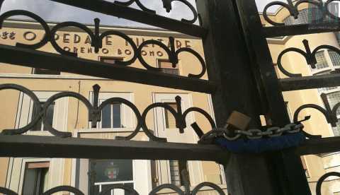 Bari, la storia del ''Bonomo'': grande ospedale militare abbandonato da dieci anni