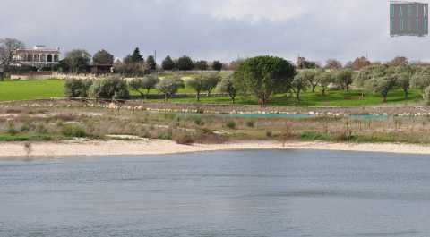 Noci, il solitario lago Milecchia: oasi naturalistica da sempre chiusa al pubblico