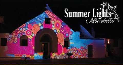 Alberobello, nel centro storico tornano ad accendersi le Summer Lights