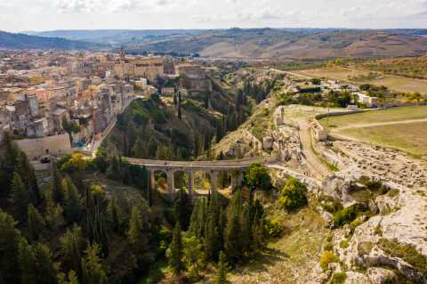 Fai, finanziata l'illuminazione scenica del Ponte Acquedotto di Gravina