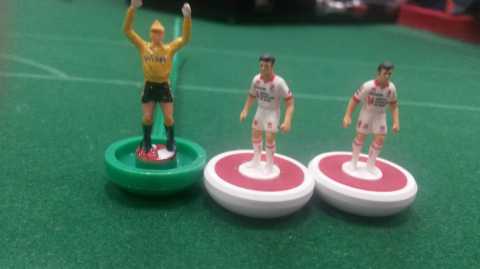 Subbuteo, tra nostalgia e passione c' chi fa ancora gol su un panno verde