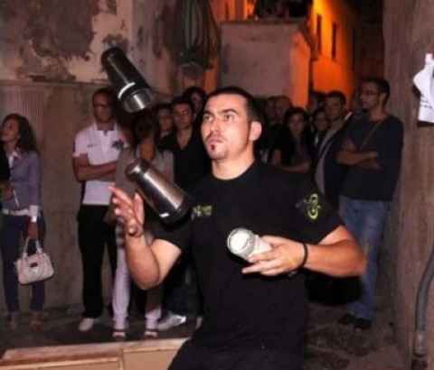 Il Flair, quando il barman diventa acrobatico: �Ma a Bari sono capaci in 5 o 6�