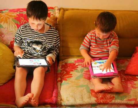 Mamam, guida alle ''app'' per bambini: Ma genitori e insegnanti sono contrari