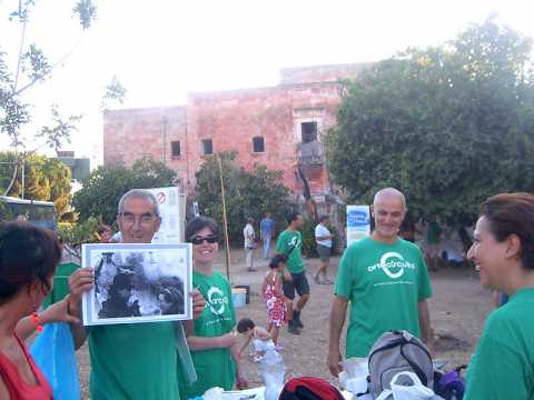 ''Una mano verde alla villa rossa'': ripuliti i giardini di Villa Giustiniani