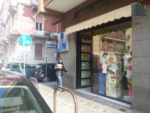Bari, svaligiato il ''bar dei carabinieri'': sorge a 10 metri dalla caserma