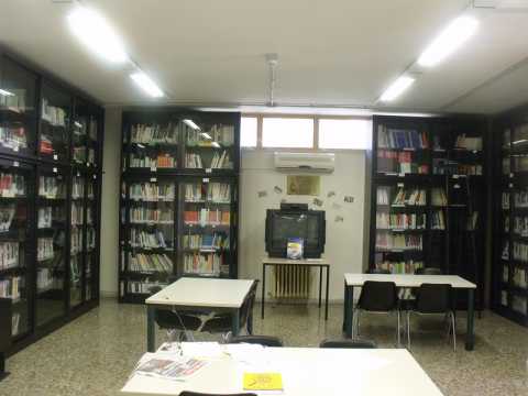 Biblioteche di quartiere: 15mila di libri, ma nessuno li pu leggere