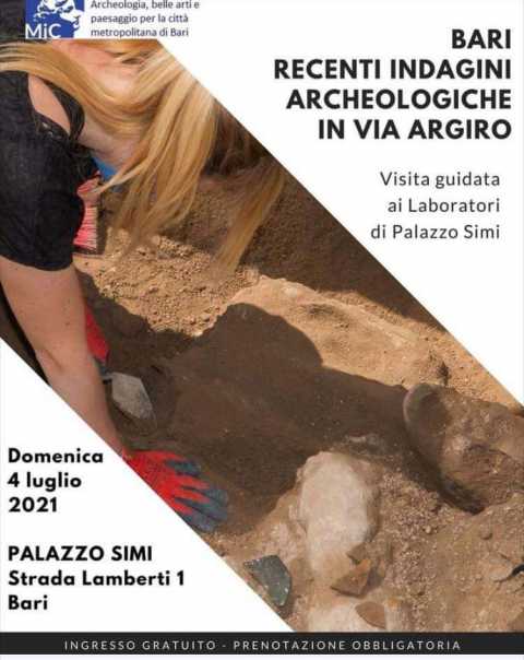 Bari, Palazzo Simi: visita ai reperti funerari emersi in via Argiro