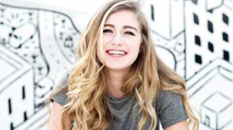 Bari, Feltrinelli: la youtuber Sofia Viscardi presenta il suo libro ''Abbastanza''