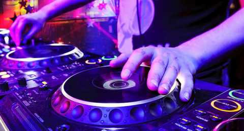 Bari, al Parco 2 Giugno quattro venerd di concerti e dj set 