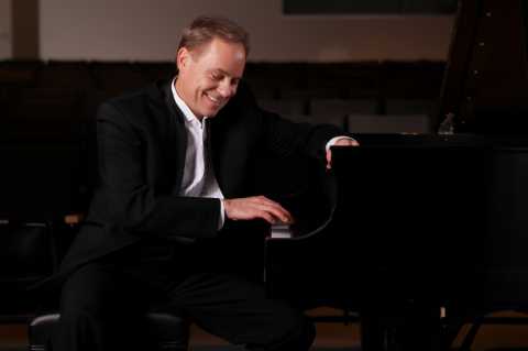 Al Fortino al via ''Bari piano festival'' con il concerto di Richard Steinbach
