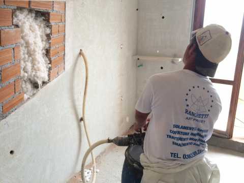 Isolare casa con il poliuretano a spruzzo: come funziona, quanto costa e quando conviene davvero