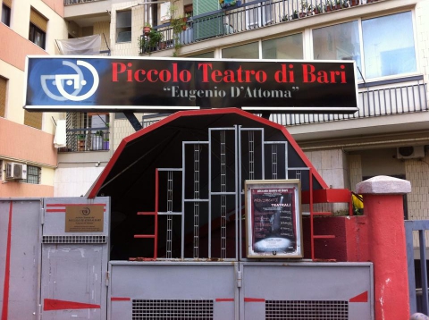 Piccoli palcoscenici crescono: il teatro barese non cala pi� il sipario