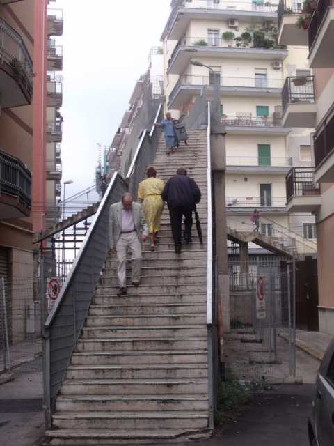 Japigia, c' un ponte pericolante: ma i lavori sono fermi da due anni