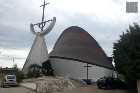 Rutigliano, uomo che piange sangue in chiesa: il prete ci sbatte la porta in faccia. Video