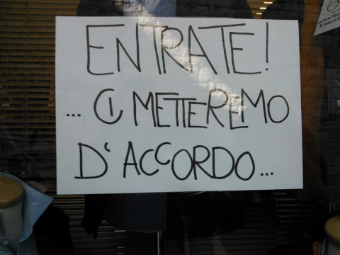 ''Entrate, ci metteremo d'accordo'': a Bari vecchia prezzi flessibili in tempi di crisi