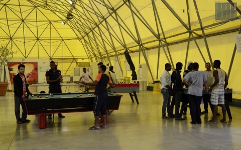 Profughi. Nč lager nč albergo, alla scoperta del Cara di Bari: «Qui ci annoiamo»