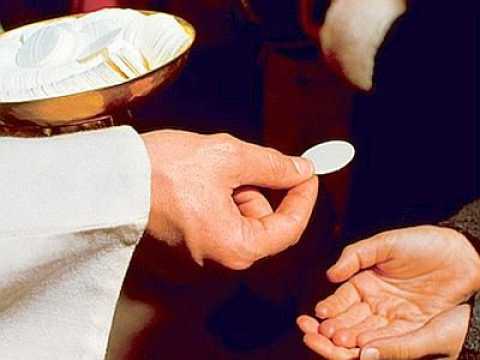 Comunione ai gay? A Bari ci sono preti che dicono ''s'': La sessualit  personale
