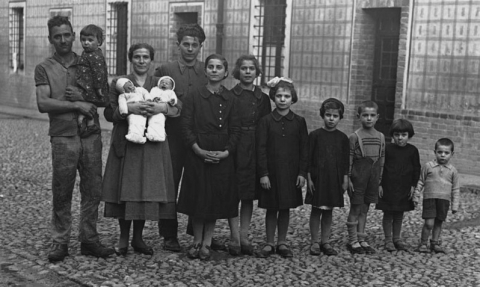 Quando i bambini si regalavano ai parenti: «In casa eravamo troppi»