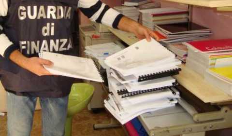 Fotocopie illegali, a Bari è la regola: «Basta che le nascondi bene»