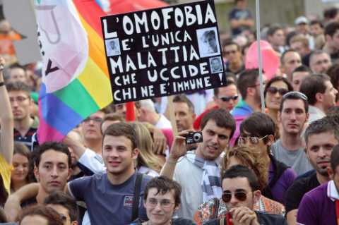 Combattere l'omofobia tra gli studenti: ma solo poche scuole aderiscono